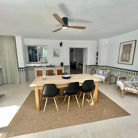 Casa vacanze Stylish Beachside House 50 M From The Sea !