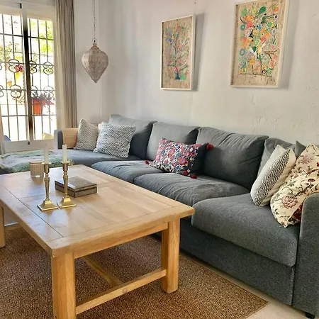 Stylish Beachside House 50 M From The Sea ! Дом отдыха Эстепона