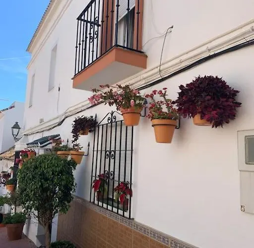 Stylish Beachside House 50 M From The Sea ! Дом отдыха Эстепона