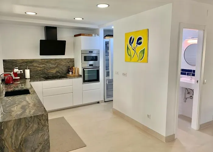 Дом отдыха Stylish Beachside House 50 M From The Sea !