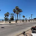 Hébergement de vacances Stylish Beachside House 50 M From The Sea ! *